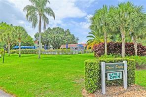 9511 N Hollybrook Lake Drive Pembroke Pines FL 33025