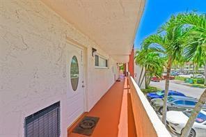 9511 N Hollybrook Lake Drive Pembroke Pines FL 33025