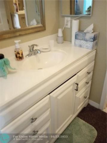 5131 W Oakland Park Boulevard Lauderdale Lakes FL 33313