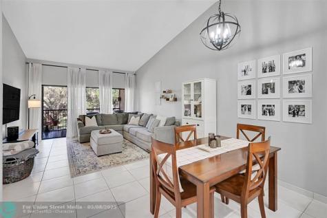 2257 SW 15th Street Deerfield Beach FL 33442