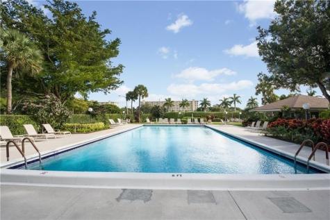 625 Oaks Drive Pompano Beach FL 33069