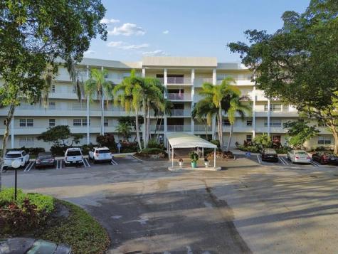 821 Cypress Boulevard Pompano Beach FL 33069