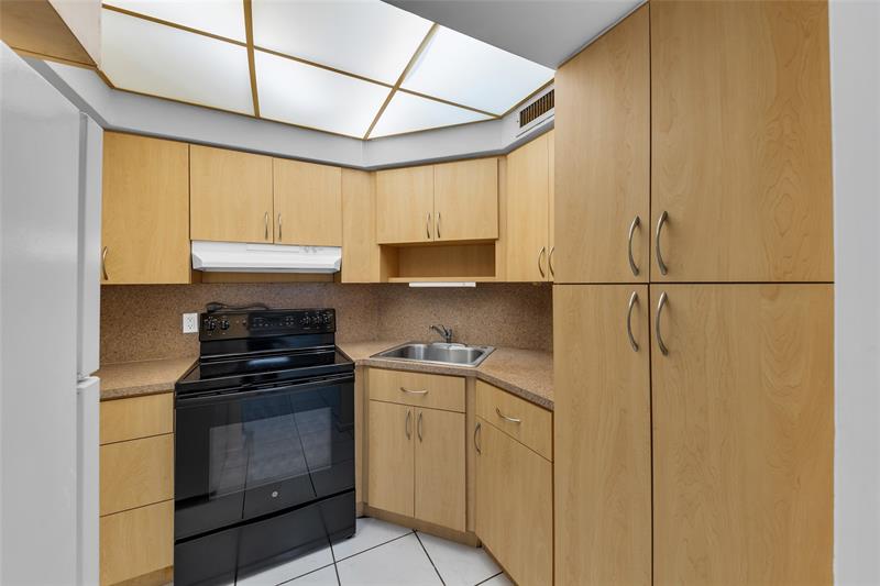 2151 NE 42nd Court Lighthouse Point FL 33064