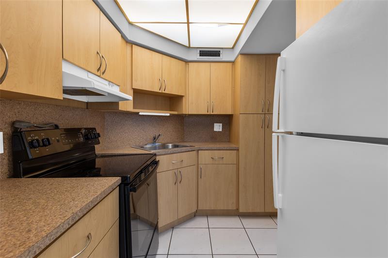 2151 NE 42nd Court Lighthouse Point FL 33064