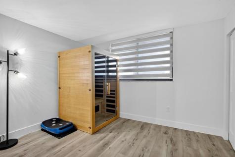 1000 Colony Point Circle Pembroke Pines FL 33026