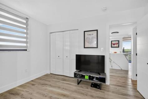 1000 Colony Point Circle Pembroke Pines FL 33026