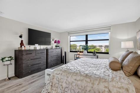1000 Colony Point Circle Pembroke Pines FL 33026