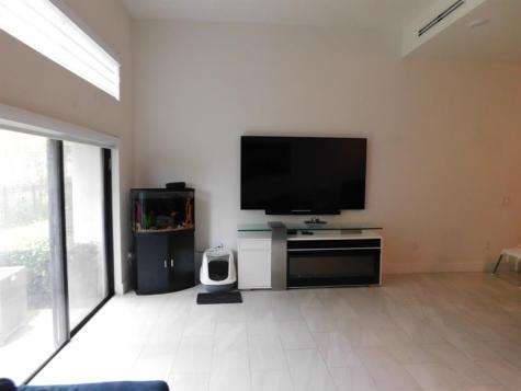 4381 NW 9th Street Plantation FL 33317