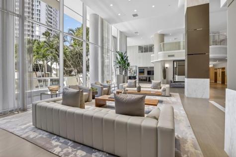 21150 Point Place Miami FL 33180