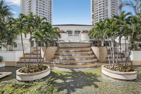 21150 Point Place Miami FL 33180