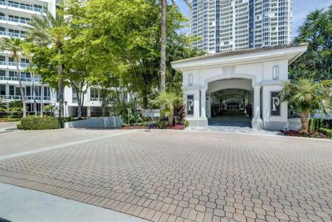 21150 Point Place Miami FL 33180