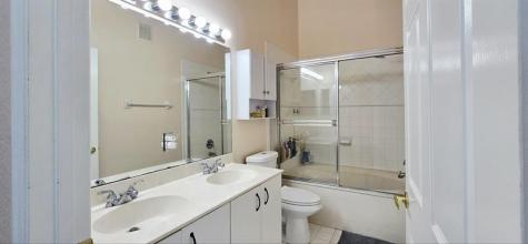 1723 NW 78th Way Pembroke Pines FL 33024