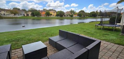 1723 NW 78th Way Pembroke Pines FL 33024