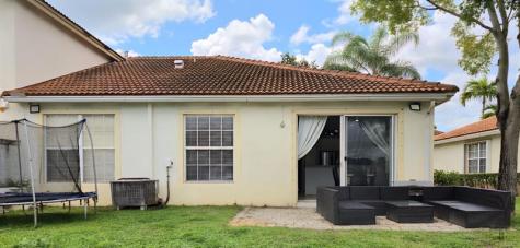 1723 NW 78th Way Pembroke Pines FL 33024