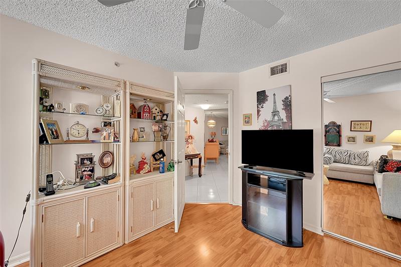 2541 N Nob Hill Road Sunrise FL 33322