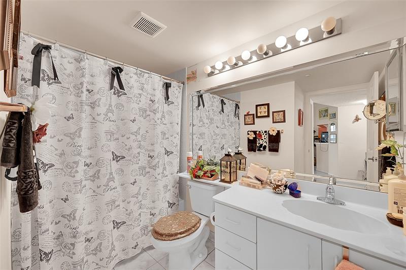 2541 N Nob Hill Road Sunrise FL 33322