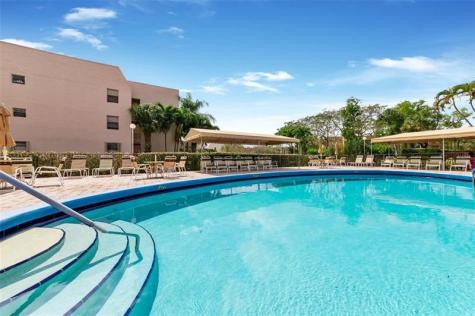 2541 N Nob Hill Road Sunrise FL 33322