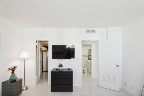 3901 S Ocean Drive Hollywood FL 33019