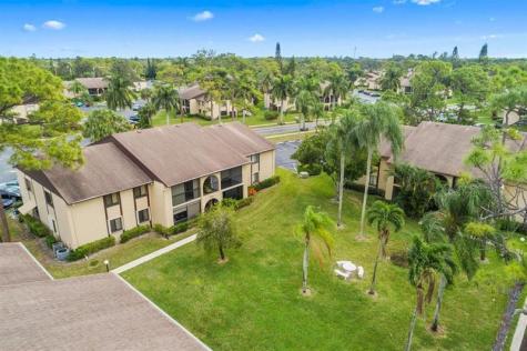 444 Pine Glen Lane Greenacres FL 33463