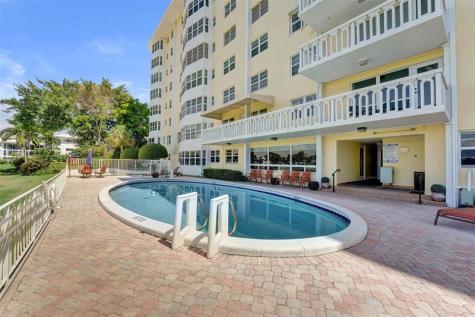 2500 NE 48th Lane Fort Lauderdale FL 33308