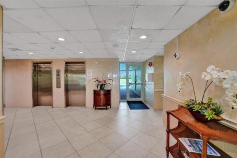 2500 NE 48th Lane Fort Lauderdale FL 33308