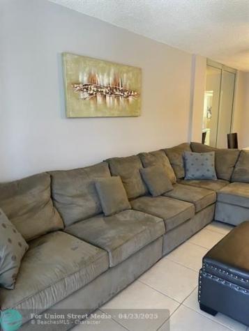 2649 NW 48th Terrace Lauderdale Lakes FL 33313