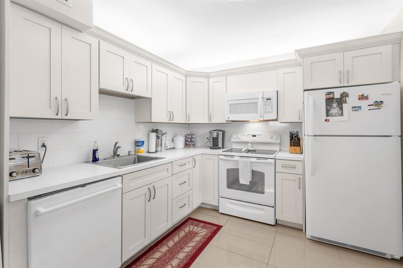 3800 Oaks Clubhouse Drive Pompano Beach FL 33069