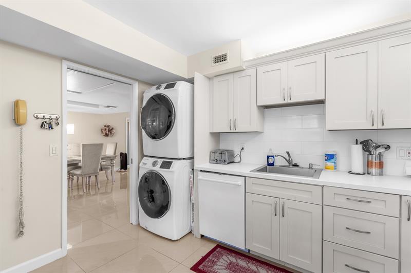 3800 Oaks Clubhouse Drive Pompano Beach FL 33069