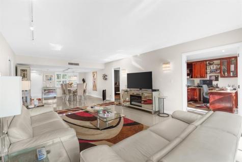 3800 Oaks Clubhouse Drive Pompano Beach FL 33069