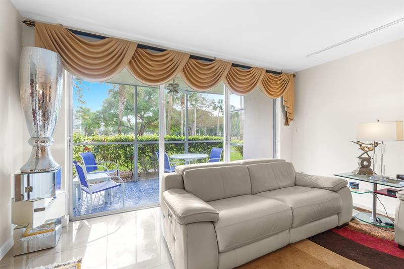 3800 Oaks Clubhouse Drive Pompano Beach FL 33069