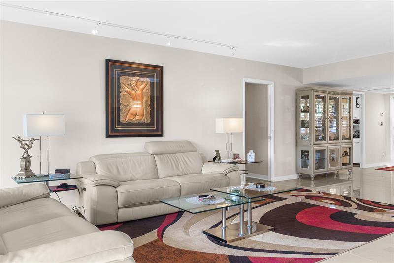 3800 Oaks Clubhouse Drive Pompano Beach FL 33069