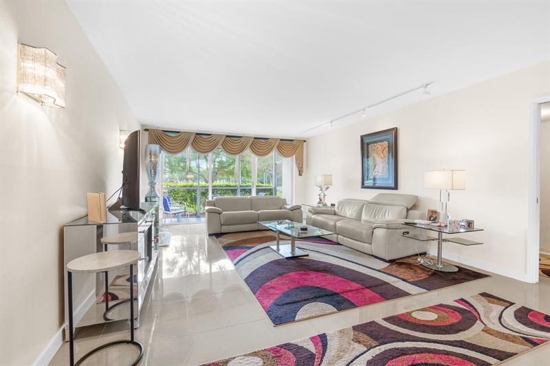 3800 Oaks Clubhouse Drive Pompano Beach FL 33069