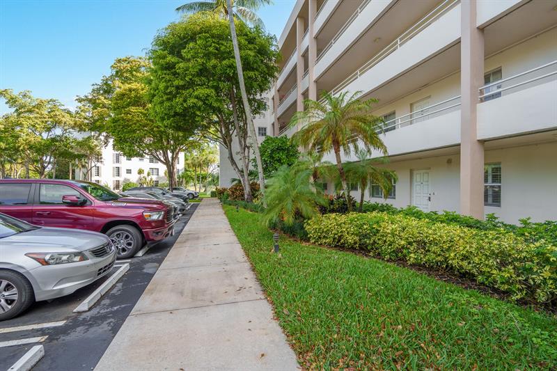 3800 Oaks Clubhouse Drive Pompano Beach FL 33069