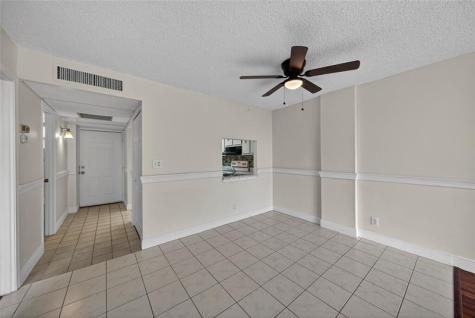 112 Royal Park Drive Oakland Park FL 33309