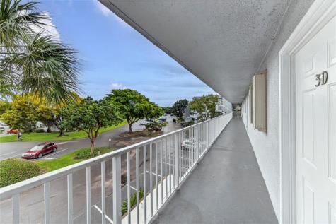 112 Royal Park Drive Oakland Park FL 33309