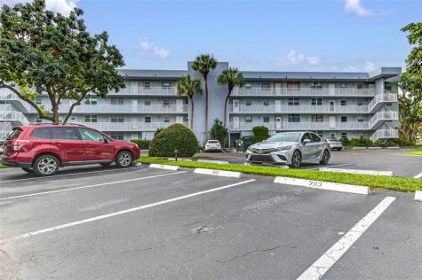 112 Royal Park Drive Oakland Park FL 33309