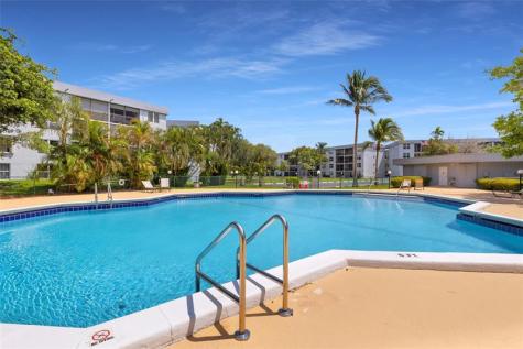 112 Royal Park Drive Oakland Park FL 33309