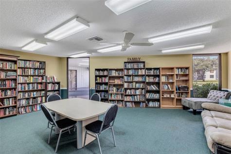 112 Royal Park Drive Oakland Park FL 33309