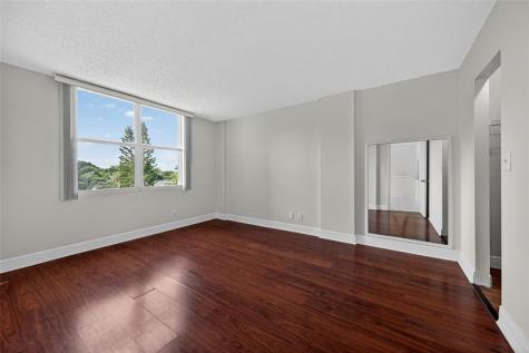 112 Royal Park Drive Oakland Park FL 33309