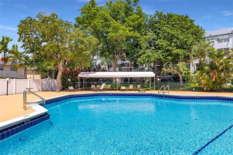 112 Royal Park Drive Oakland Park FL 33309