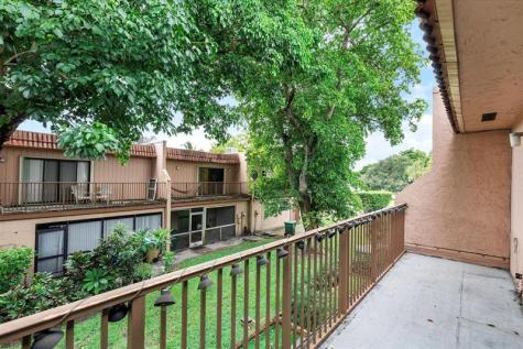 29 Laredo Place Davie FL 33324