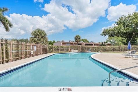 29 Laredo Place Davie FL 33324