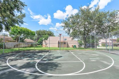 29 Laredo Place Davie FL 33324