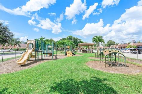 29 Laredo Place Davie FL 33324