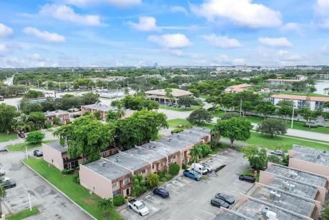 29 Laredo Place Davie FL 33324