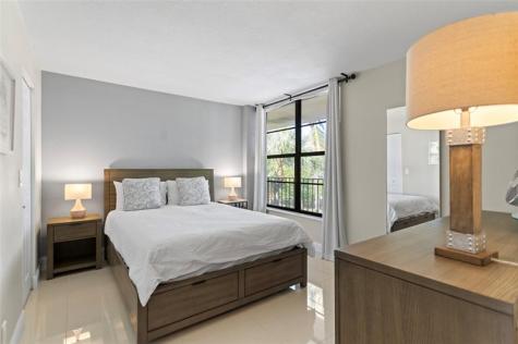 16 Royal Palm Way Boca Raton FL 33432