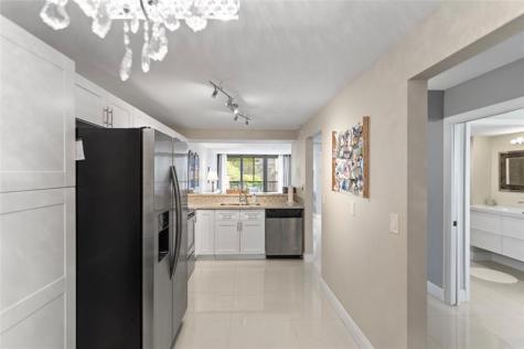 16 Royal Palm Way Boca Raton FL 33432