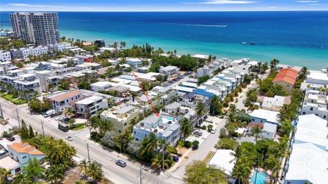 347 Oak Street Hollywood FL 33019