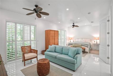 347 Oak Street Hollywood FL 33019