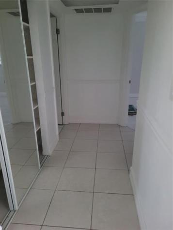 4805 NW 35th Street Lauderdale Lakes FL 33319